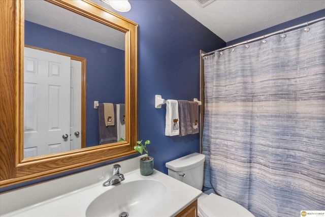 17002 Grant Street, Elkhorn, NE 68116