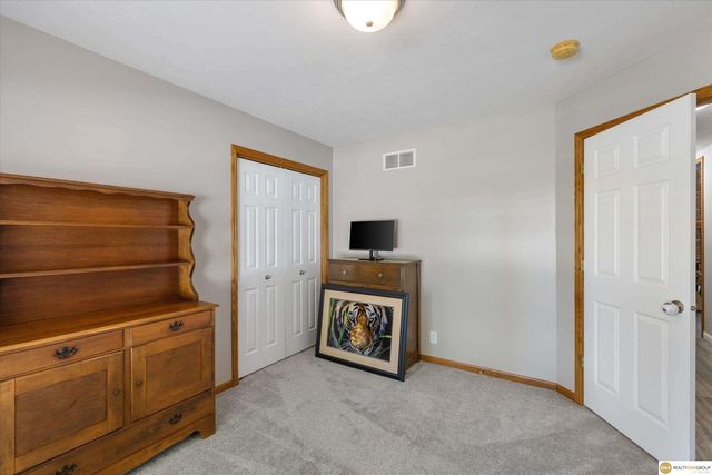 17002 Grant Street, Elkhorn, NE 68116