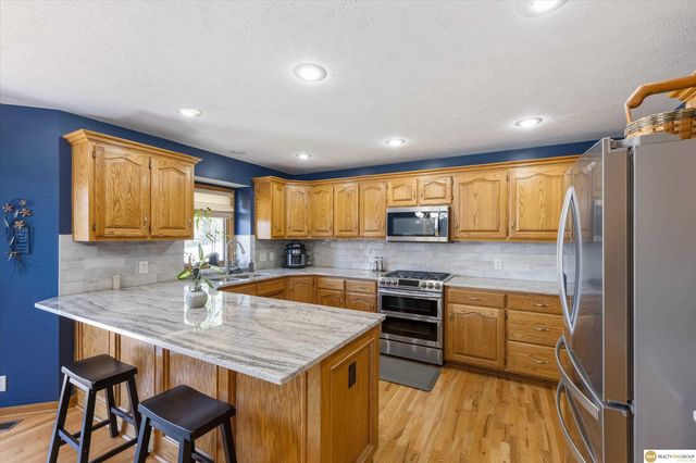 17002 Grant Street, Elkhorn, NE 68116