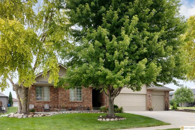 17002 Grant Street, Elkhorn, NE 68116