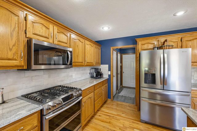 17002 Grant Street, Elkhorn, NE 68116