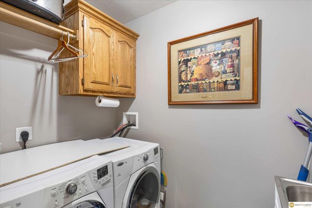 17002 Grant Street, Elkhorn, NE 68116