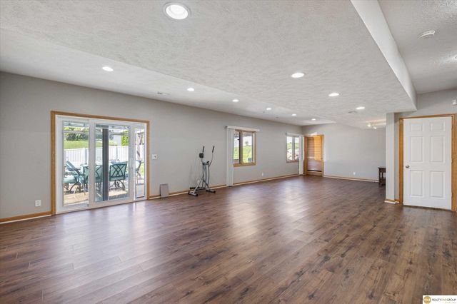 17002 Grant Street, Elkhorn, NE 68116
