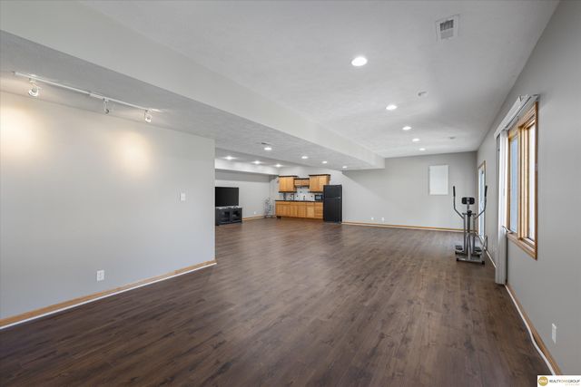 17002 Grant Street, Elkhorn, NE 68116