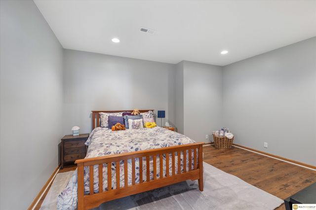 17002 Grant Street, Elkhorn, NE 68116