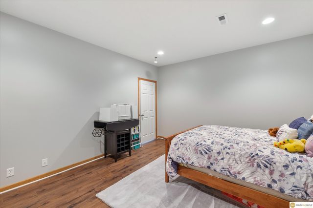 17002 Grant Street, Elkhorn, NE 68116