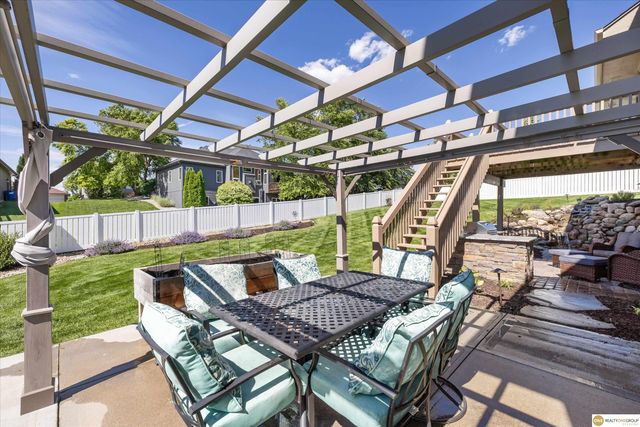 17002 Grant Street, Elkhorn, NE 68116