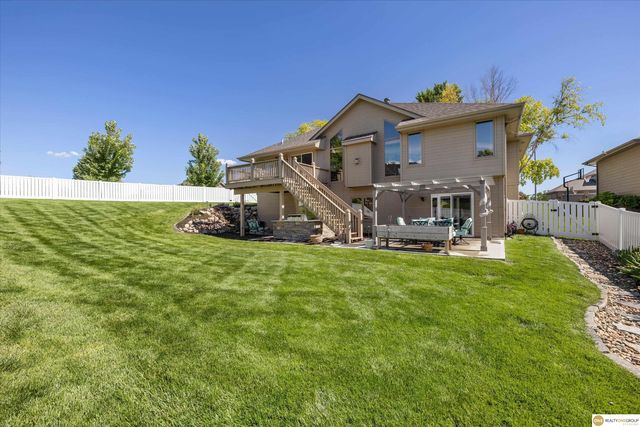 17002 Grant Street, Elkhorn, NE 68116