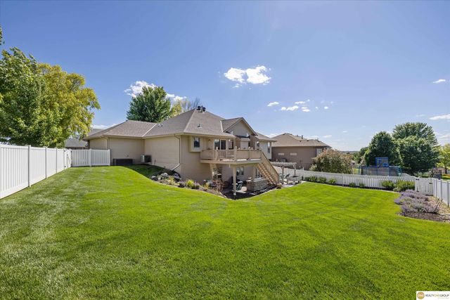 17002 Grant Street, Elkhorn, NE 68116