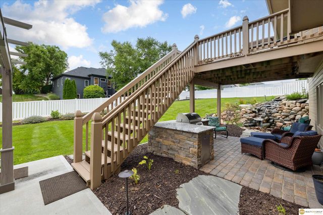 17002 Grant Street, Elkhorn, NE 68116