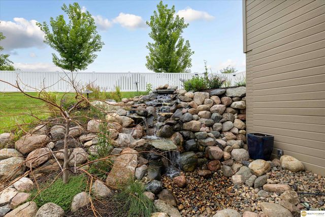 17002 Grant Street, Elkhorn, NE 68116