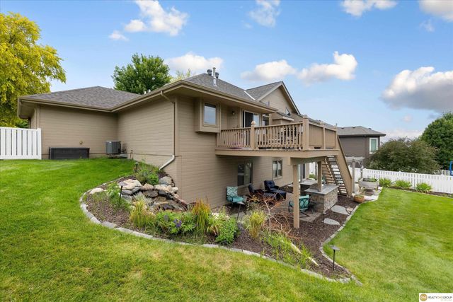 17002 Grant Street, Elkhorn, NE 68116
