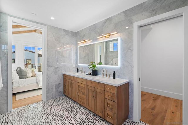 466 Westbourne St, La Jolla, CA 92037