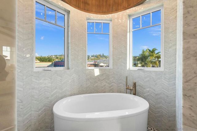 466 Westbourne St, La Jolla, CA 92037