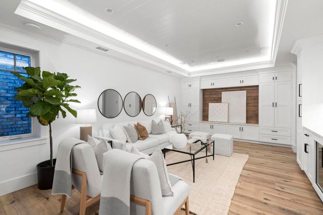 466 Westbourne St, La Jolla, CA 92037
