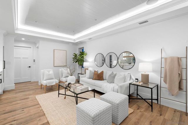 466 Westbourne St, La Jolla, CA 92037