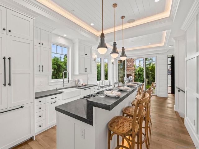466 Westbourne St, La Jolla, CA 92037