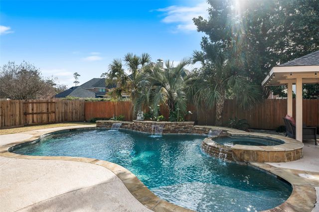 14318 Red Creek Cove Lane, Humble, TX 77396