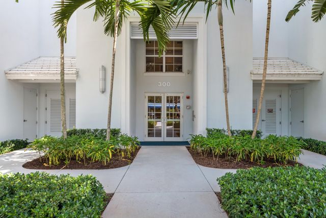 312 Bay Colony Drive N 312, Juno Beach, FL 33408