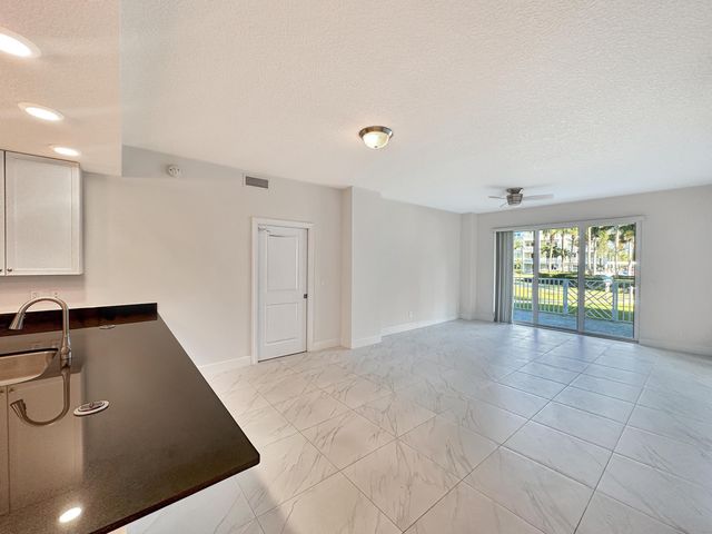 312 Bay Colony Drive N 312, Juno Beach, FL 33408