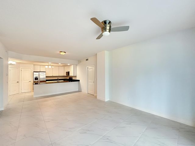 312 Bay Colony Drive N 312, Juno Beach, FL 33408
