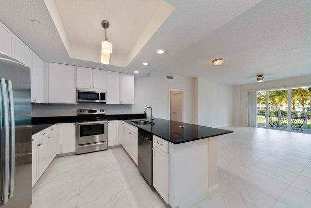 312 Bay Colony Drive N 312, Juno Beach, FL 33408