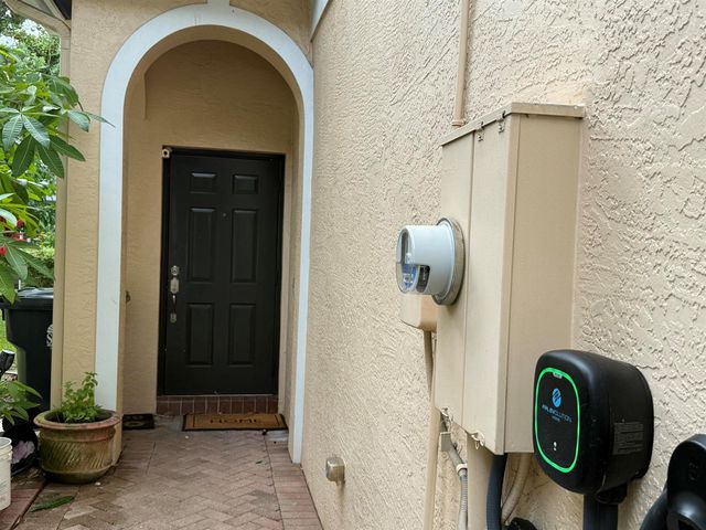 9114 VILLA PALMA Lane, West Palm Beach, FL 33418