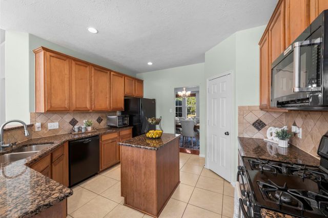 9011 Cedar Run Falls, Tomball, TX 77375