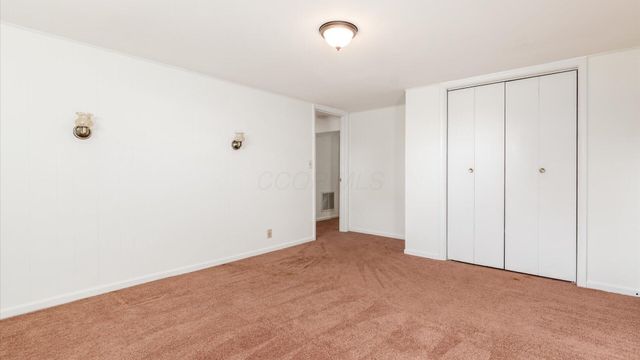 3845 Dresden Road, Zanesville, OH 43701