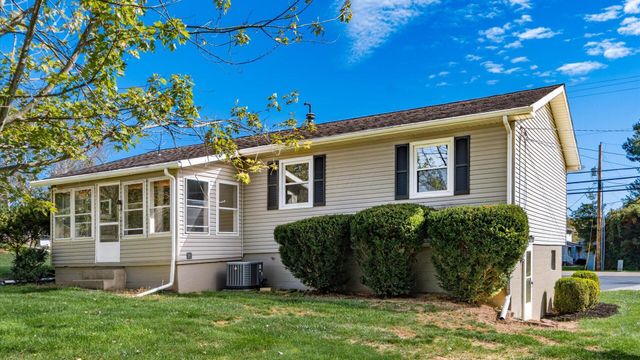 3845 Dresden Road, Zanesville, OH 43701