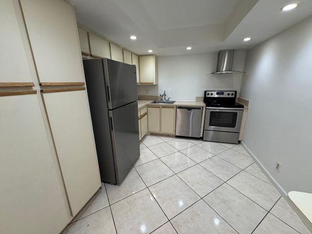 200 Leslie Drive 523, Hallandale Beach, FL 33009