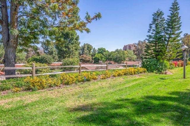 5350 Algarrobo B, Laguna Woods, CA 92637
