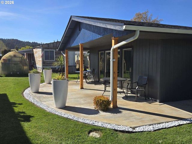 87860 TERRITORIAL Rd 66, Veneta, OR 97487