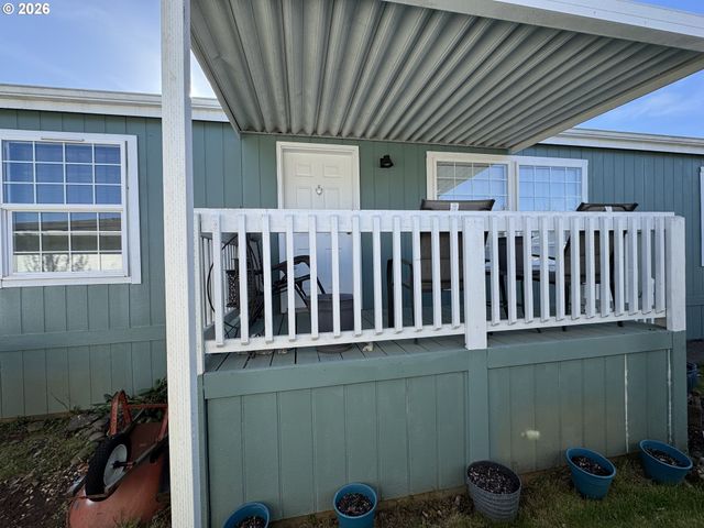 87860 TERRITORIAL Rd 66, Veneta, OR 97487