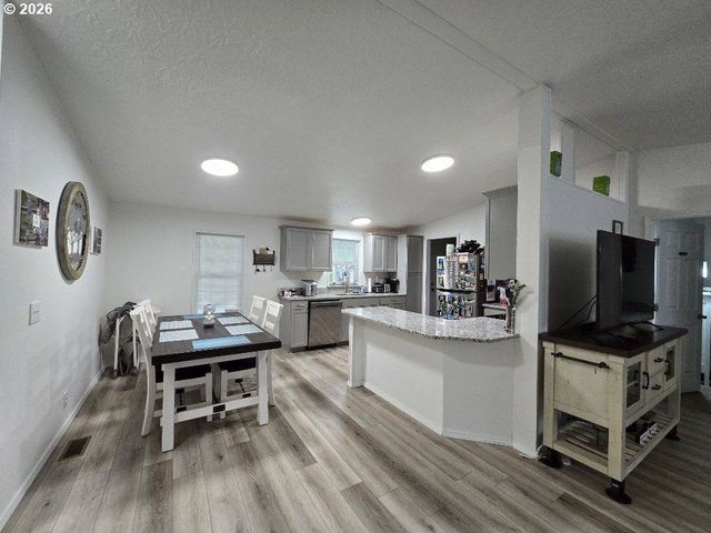87860 TERRITORIAL Rd 66, Veneta, OR 97487