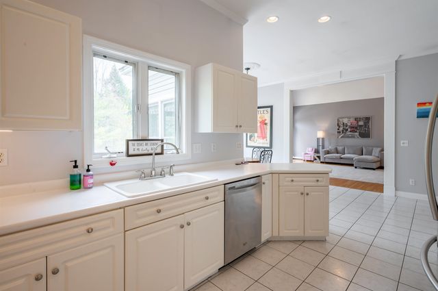 3 Foxberry Drive, New Boston, NH 03070