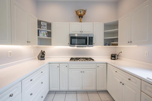 3 Foxberry Drive, New Boston, NH 03070