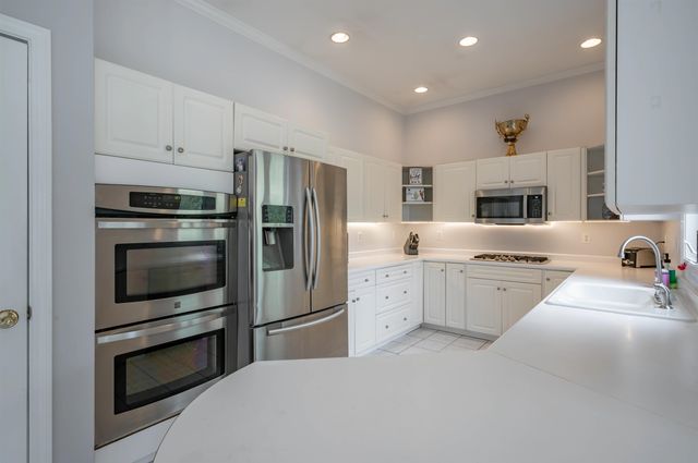 3 Foxberry Drive, New Boston, NH 03070