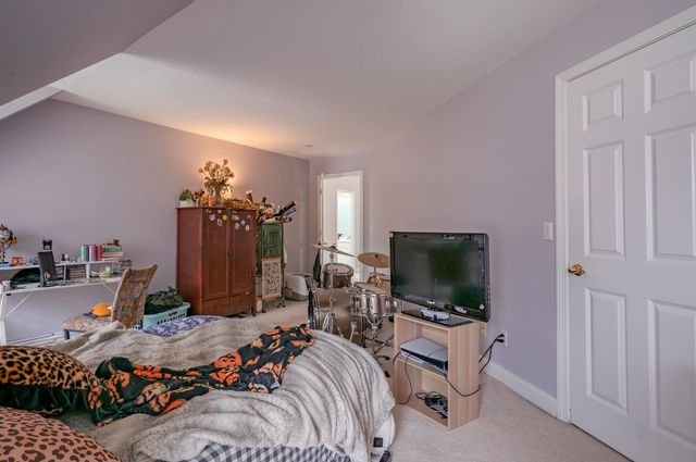 3 Foxberry Drive, New Boston, NH 03070