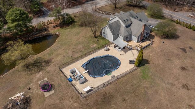 3 Foxberry Drive, New Boston, NH 03070