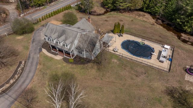 3 Foxberry Drive, New Boston, NH 03070