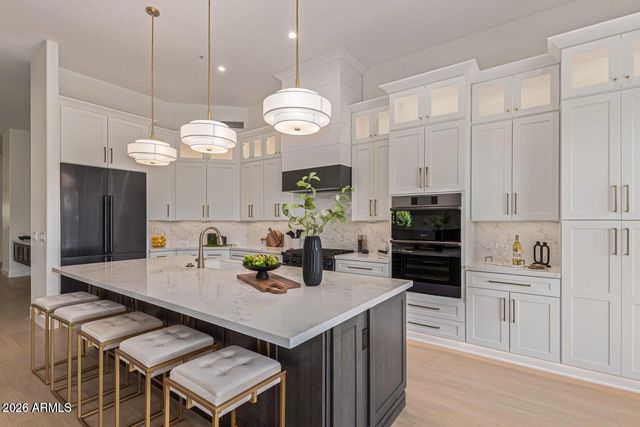 10175 E COCHISE Drive, Scottsdale, AZ 85258