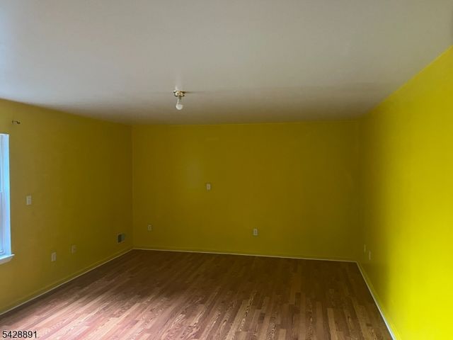 896 S 16Th St, Newark City, NJ 07108