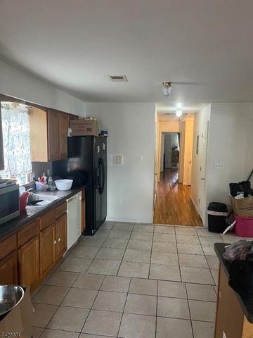 896 S 16Th St, Newark City, NJ 07108