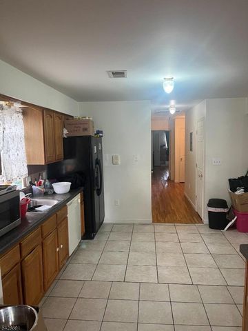 896 S 16Th St, Newark City, NJ 07108