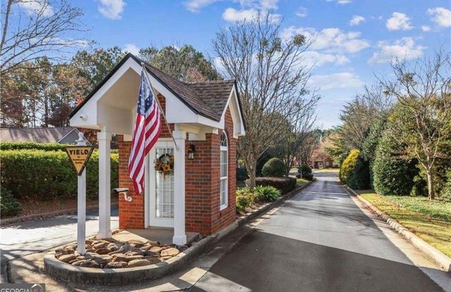 3758 NW Vineyards Lake NW Circle 8, Kennesaw, GA 30144