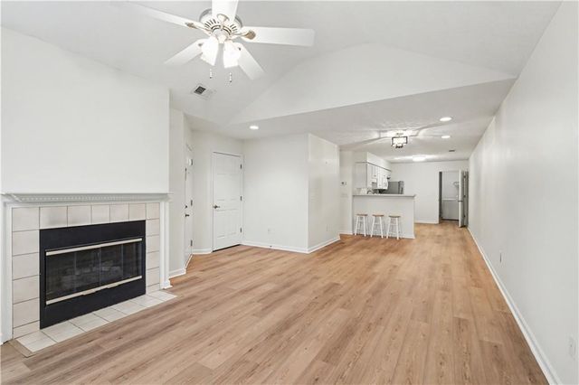 3758 NW Vineyards Lake NW Circle 8, Kennesaw, GA 30144