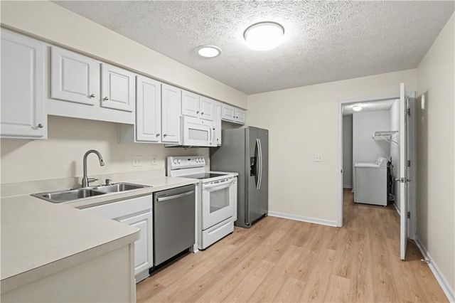 3758 NW Vineyards Lake NW Circle 8, Kennesaw, GA 30144