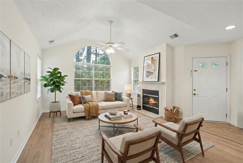 3758 NW Vineyards Lake NW Circle 8, Kennesaw, GA 30144