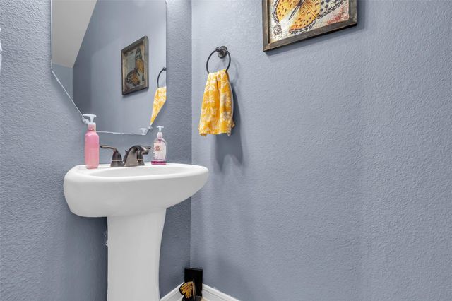 10211 Norway Spruce Lane, Tomball, TX 77375